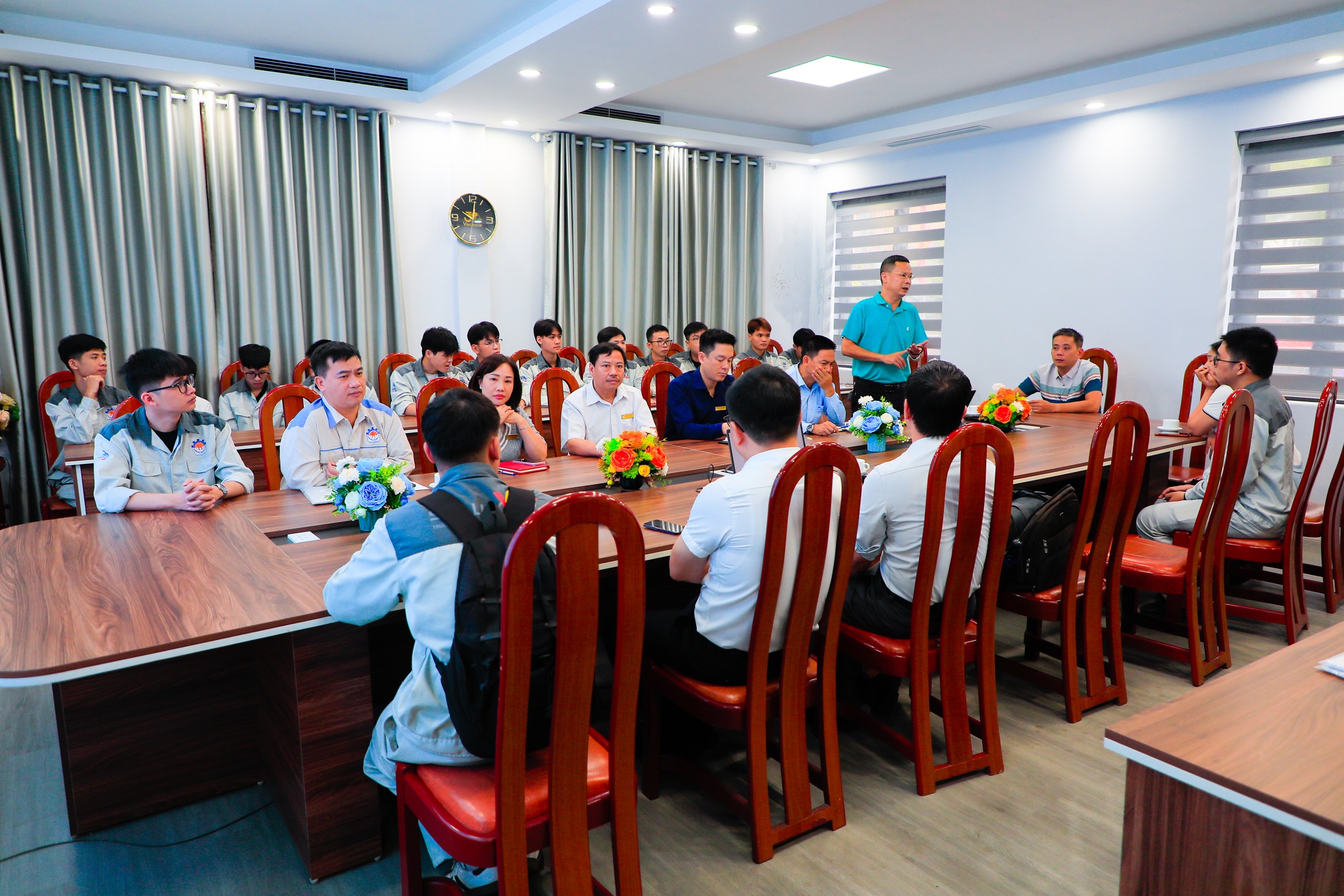  Một ngày tại HNIVC – Thầy và trò cùng “thực hiện nghiêm chỉnh” chủ trương của Đảng và UBND Thành phố!